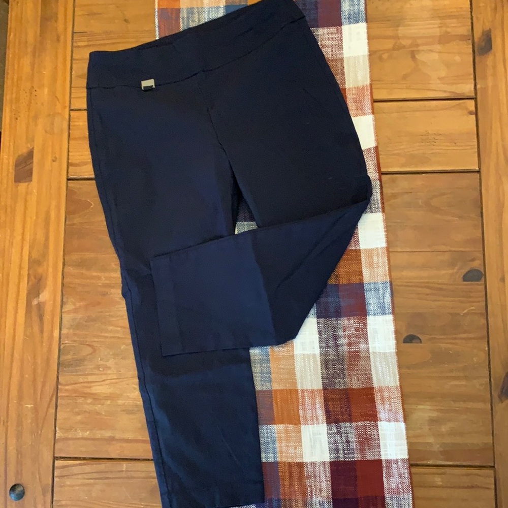 Women’s Alfani Capris - Black - Size 8